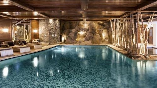 la-piscine-interieure-maison