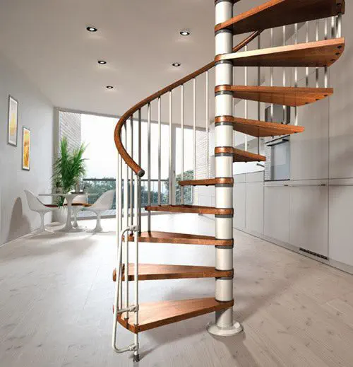 escalier en bois en colimaçon