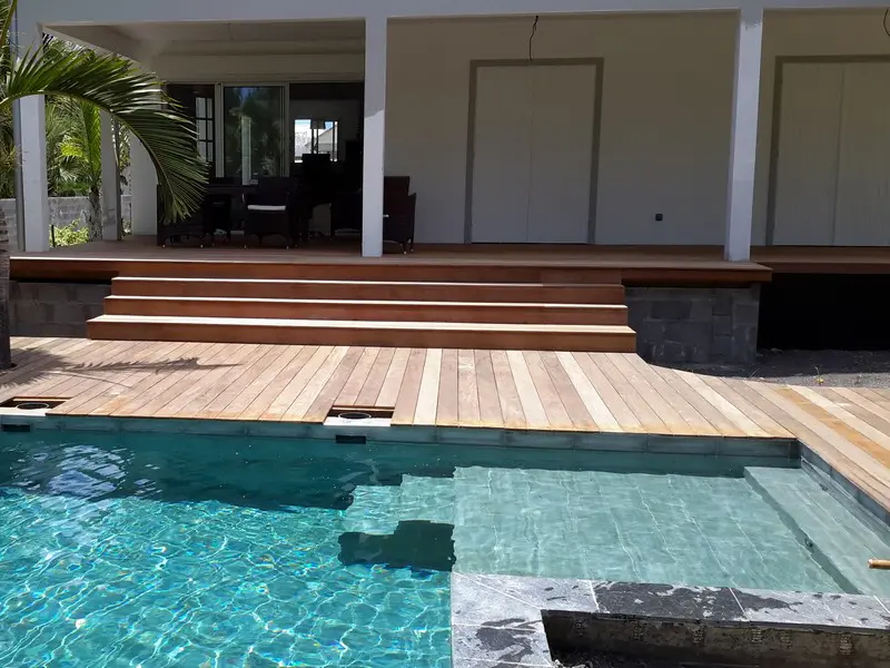 escalier piscine