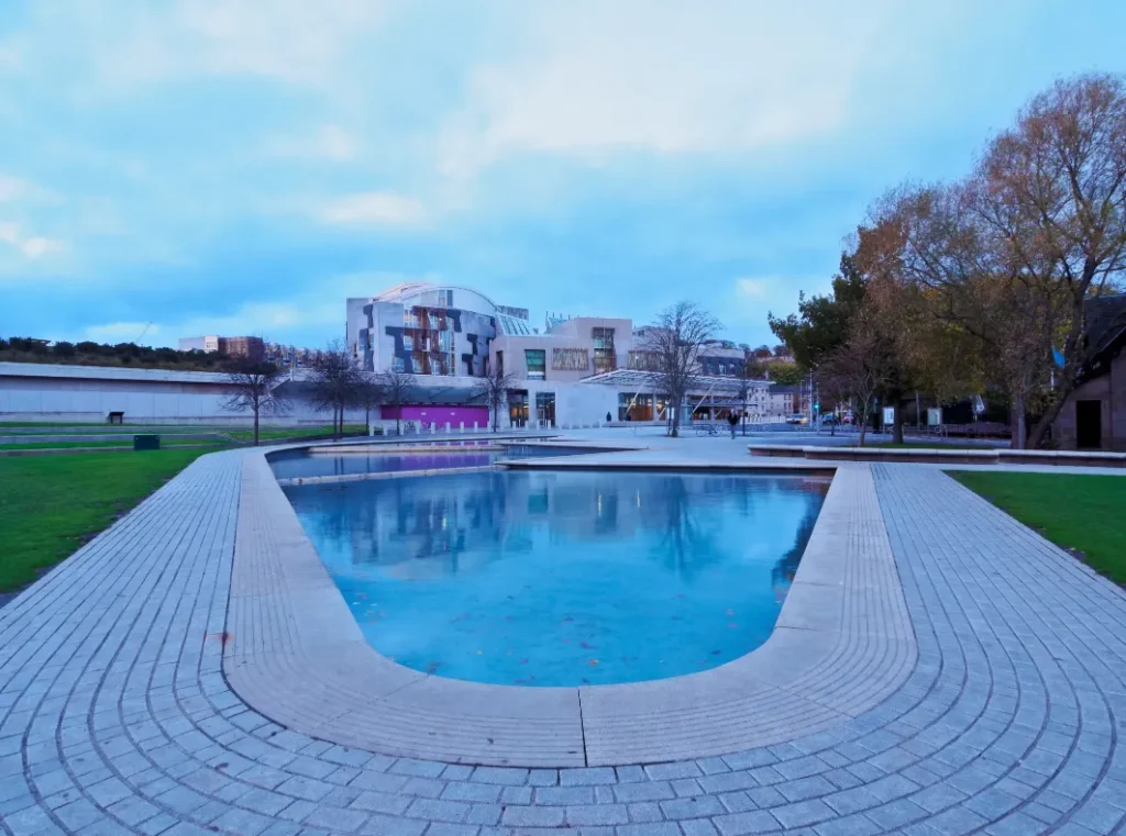 piscine coque ou beton