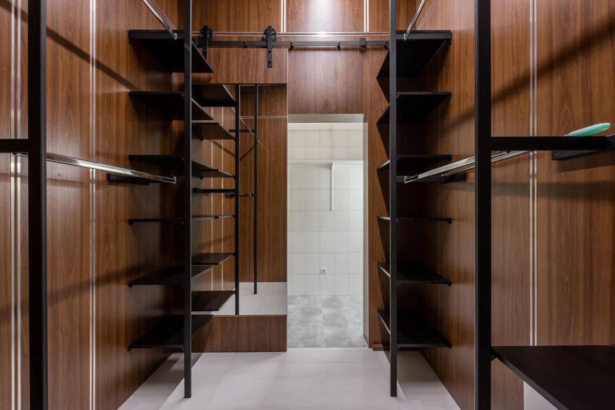 Dressing sur mesure aux dimensions optimisées