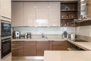 meuble sous-évier organisé cuisine pratique rangement