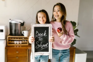 Cuisine familiale bien organisée pour la rentrée scolaire