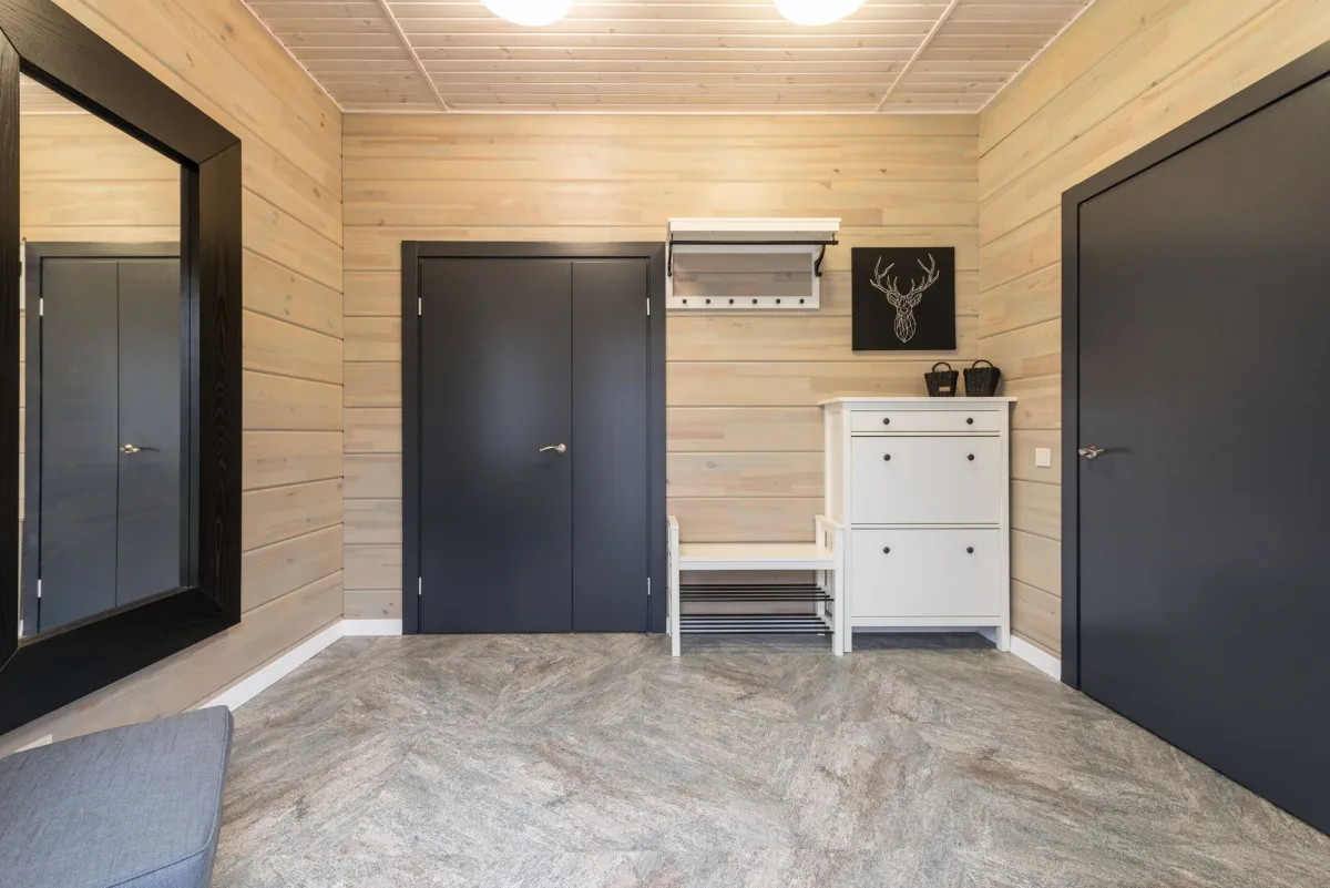 entrée maison rangée porte-manteaux banc bois élégant
