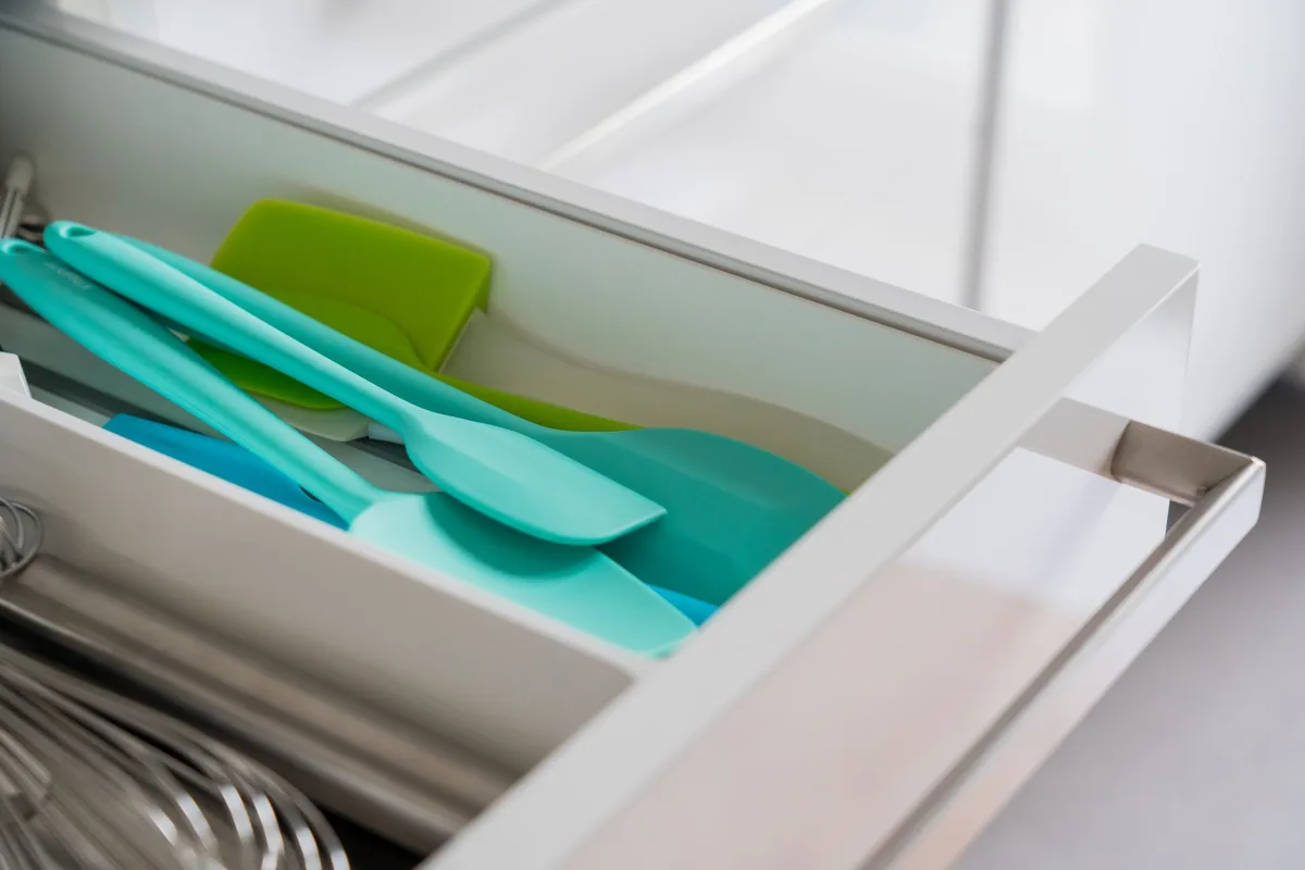 Rangement tiroir cuisine avec organiseurs malins et solutions astucieuses