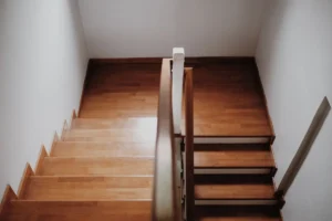 Escalier en bois rénové