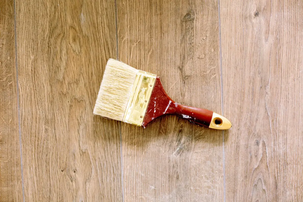 parquet ancien rénové bois clair verni brillant résultat