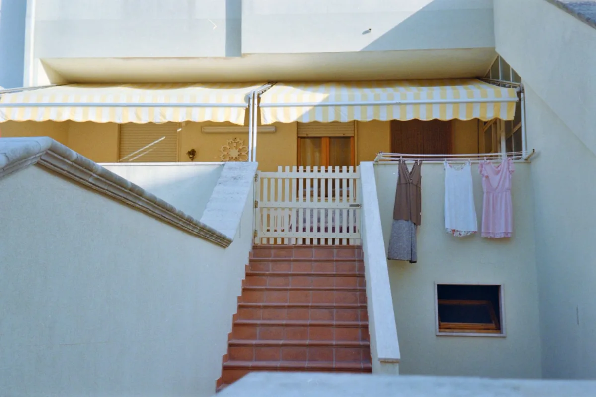 store banne terrasse maison rayures couleur