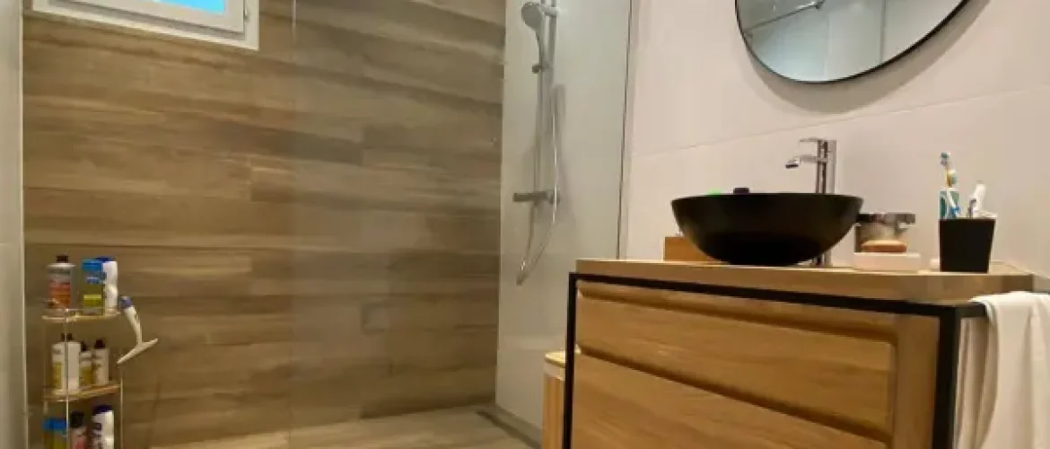 carrelage effet bois salle de bain